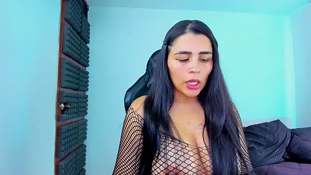 Snapshot of hannarusso chatting on February 10, 2026, 8:41 pm hannarusso online show from February 10, 2026, 8:41 pm