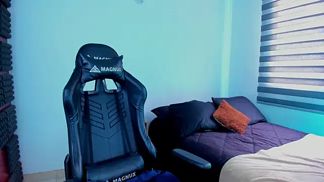 Snapshot of hannarusso chatting on March 3, 2026, 8:49 pm hannarusso online show from March 3, 2026, 8:49 pm