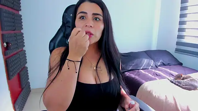 Snapshot of hannarusso chatting on March 19, 2026, 8:42 pm hannarusso online show from March 19, 2026, 8:42 pm