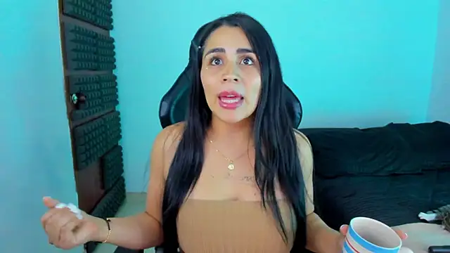 Snapshot of hannarusso chatting on March 11, 2026, 12:04 am hannarusso online show from March 11, 2026, 12:04 am