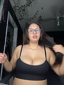 Snapshot of hoesluvcedes chatting on May 15, 2026, 7:17 am hoesluvcedes online show from May 15, 2026, 7:17 am