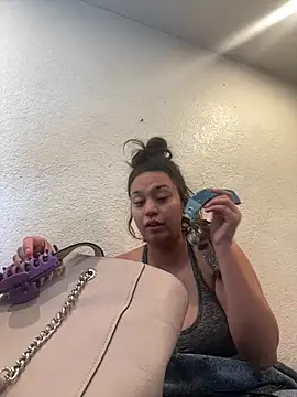 Snapshot of hoesluvcedes chatting on June 7, 2026, 12:16 am hoesluvcedes online show from June 7, 2026, 12:16 am
