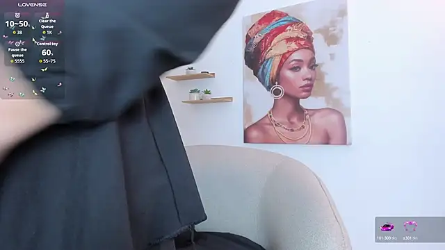 Snapshot of Layla_arabelle chatting on October 12, 2025, 8:21 pm Layla arabelle online show from October 12, 2025, 8:21 pm