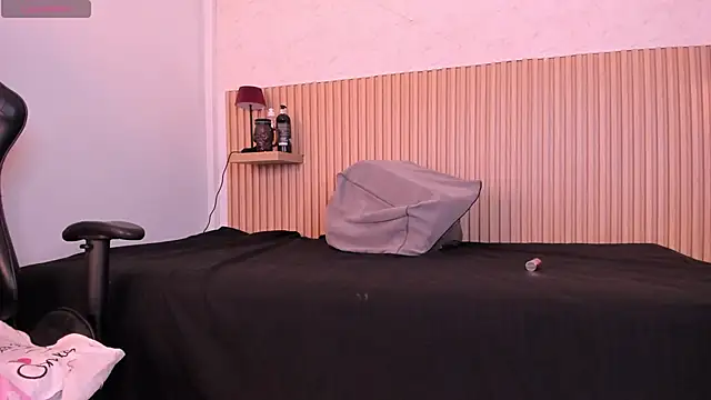 Snapshot of Layla_arabelle chatting on July 1, 2026, 9:04 pm Layla arabelle online show from July 1, 2026, 9:04 pm