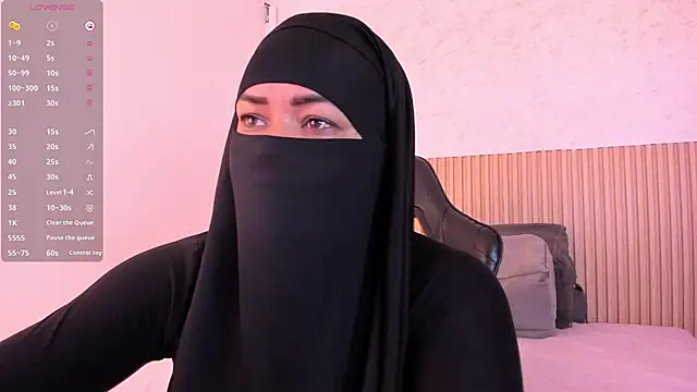 Snapshot of Layla_arabelle chatting on July 14, 2026, 8:37 pm Layla arabelle online show from July 14, 2026, 8:37 pm
