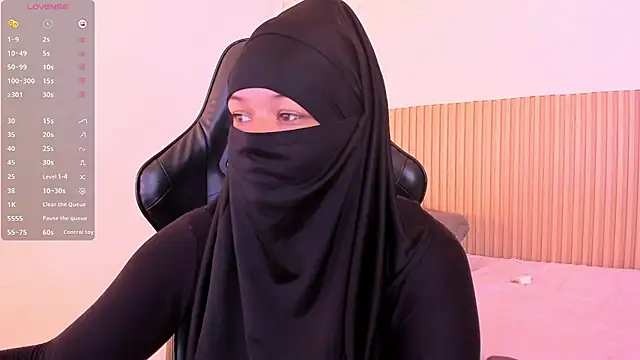 Snapshot of Layla_arabelle chatting on July 19, 2026, 5:53 pm Layla arabelle online show from July 19, 2026, 5:53 pm