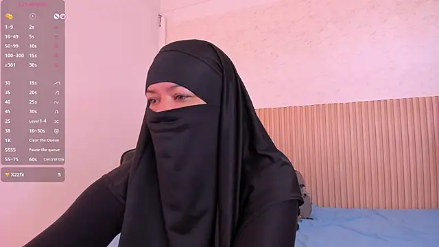 Snapshot of Layla_arabelle chatting on July 4, 2026, 8:35 pm Layla arabelle online show from July 4, 2026, 8:35 pm