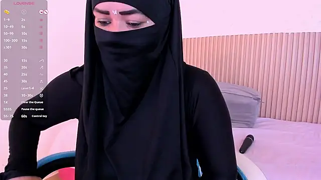 Snapshot of Layla_arabelle chatting on July 20, 2026, 8:11 pm Layla arabelle online show from July 20, 2026, 8:11 pm