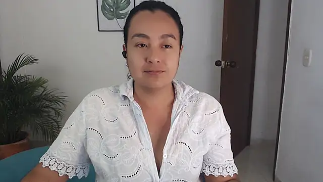 Themagicpotion online show from June 9, 2026, 7:04 pm