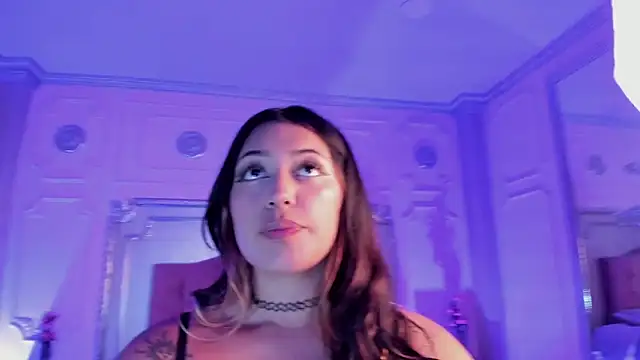 Snapshot of KatianPierce chatting on November 12, 2025, 6:45 pm KatianPierce online show from November 12, 2025, 6:45 pm