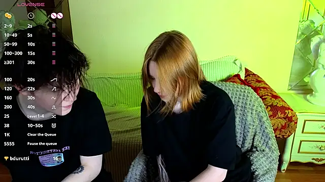 Snapshot of Tara_Lawson chatting on October 11, 2025, 12:06 pm Tara Lawson online show from October 11, 2025, 12:06 pm