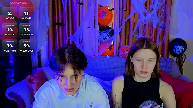 Snapshot of Tara_Lawson chatting on October 15, 2025, 11:40 am Tara Lawson online show from October 15, 2025, 11:40 am