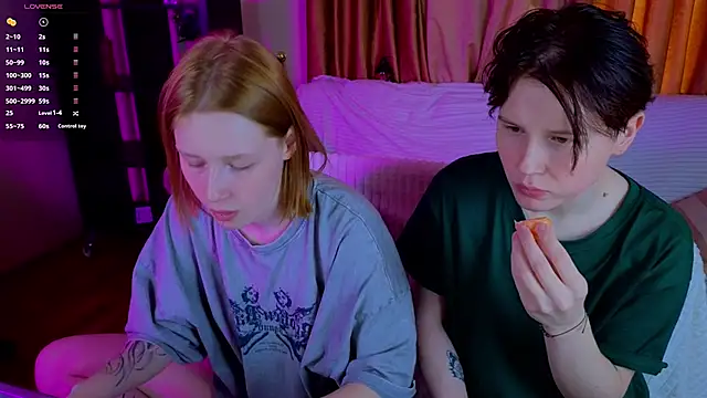 Snapshot of Tara_Lawson chatting on October 9, 2025, 11:22 am Tara Lawson online show from October 9, 2025, 11:22 am