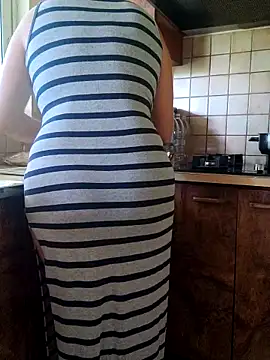 emiliemilf online show from March 2, 2026, 7:21 pm