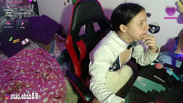 Sukychan  online show from November 18, 2025, 9:40 pm