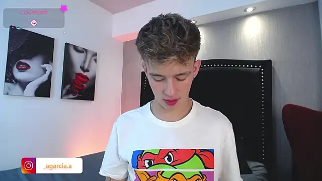 Snapshot of LiamWildx20 chatting on February 14, 2026, 4:45 am LiamWildx20 online show from February 14, 2026, 4:45 am