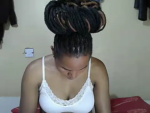 Snapshot of Creamy-Aisha chatting on October 27, 2025, 4:41 pm Creamy-Aisha online show from October 27, 2025, 4:41 pm