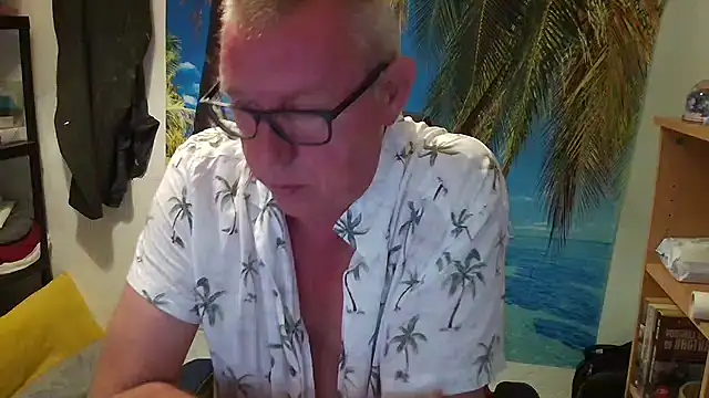 Snapshot of JamesBauer chatting on June 24, 2026, 4:33 am JamesBauer online show from June 24, 2026, 4:33 am