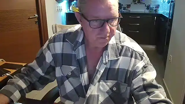 JamesBauer online show from February 17, 2026, 4:32 am