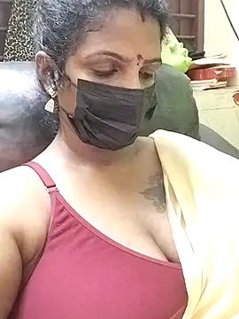 Snapshot of poojaa-rani chatting on November 20, 2025, 5:02 pm poojaa-rani online show from November 20, 2025, 5:02 pm