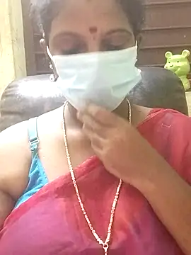 Snapshot of poojaa-rani chatting on October 18, 2025, 5:04 pm poojaa-rani online show from October 18, 2025, 5:04 pm