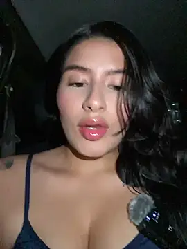 Snapshot of andrea_gomes_ chatting on April 28, 2026, 5:23 am andrea gomes online show from April 28, 2026, 5:23 am