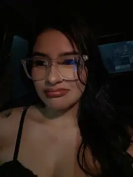 Snapshot of andrea_gomes_ chatting on April 23, 2026, 7:26 am andrea gomes online show from April 23, 2026, 7:26 am
