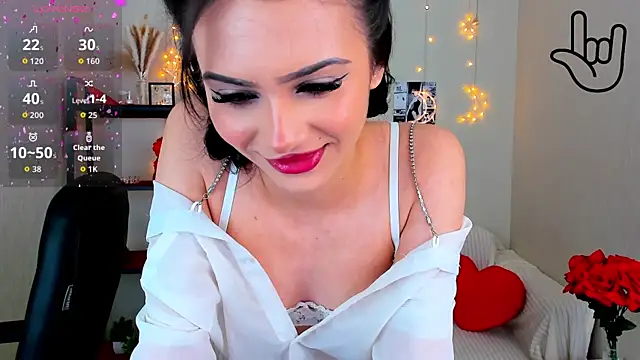 Snapshot of Kitti__ chatting on June 8, 2026, 1:28 am Kitti online show from June 8, 2026, 1:28 am
