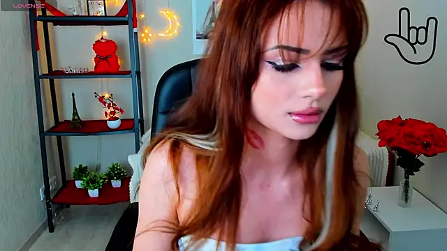 Snapshot of Kitti__ chatting on July 13, 2026, 1:49 am Kitti online show from July 13, 2026, 1:49 am