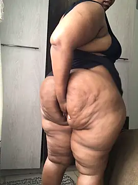 Snapshot of Elonelo chatting on November 8, 2025, 11:58 am Elonelo online show from November 8, 2025, 11:58 am