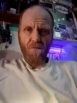bigdguy6969 online show from June 20, 2026, 5:23 am