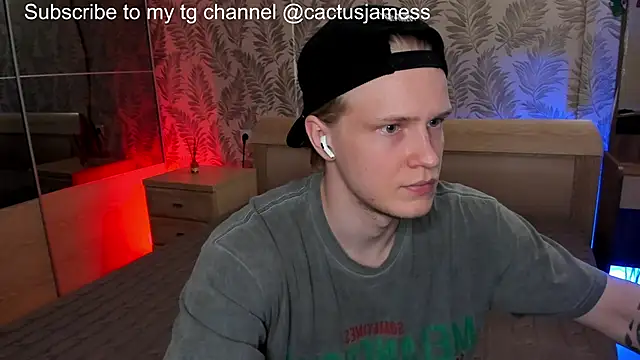 Snapshot of Cactus__James chatting on October 28, 2025, 9:03 pm Cactus James online show from October 28, 2025, 9:03 pm