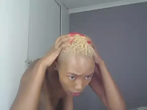 PREGGYGODESS online show from February 25, 2026, 4:56 am