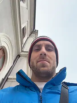 trainwithme online show from December 17, 2025, 8:08 am