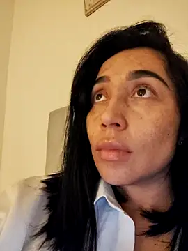 Elowyn online show from October 26, 2025, 2:45 am