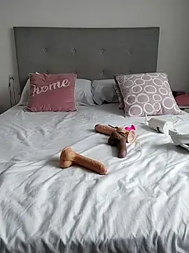 Elowyn online show from October 11, 2025, 7:37 pm