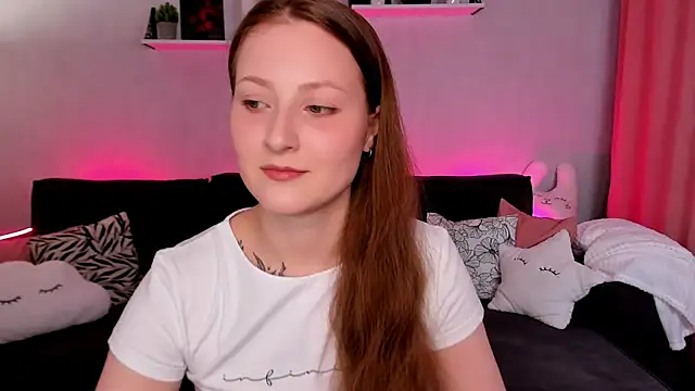 VelvetCherry  online show from March 18, 2025, 9:12 am