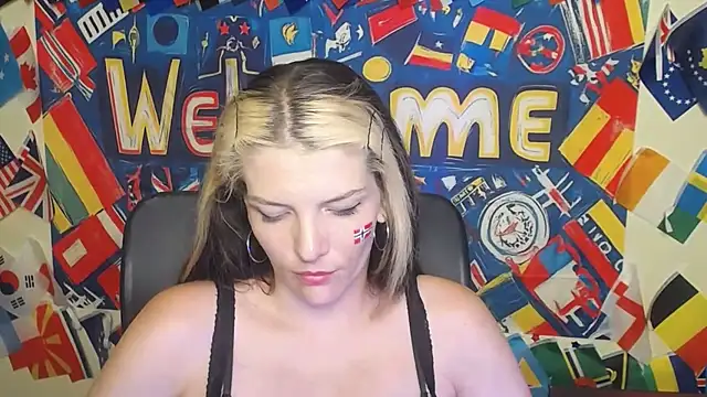 Snapshot of VanessaRey_ chatting on July 11, 2026, 6:19 pm VanessaRey online show from July 11, 2026, 6:19 pm