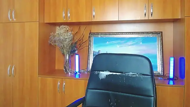 Snapshot of VanessaRey_ chatting on February 22, 2026, 5:32 am VanessaRey online show from February 22, 2026, 5:32 am