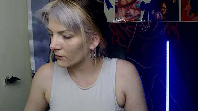 Snapshot of VanessaRey_ chatting on May 18, 2026, 3:28 pm VanessaRey online show from May 18, 2026, 3:28 pm