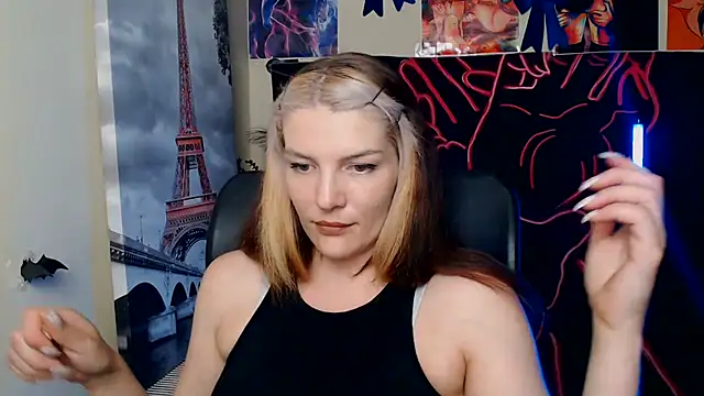 Snapshot of VanessaRey_ chatting on May 25, 2026, 4:38 pm VanessaRey online show from May 25, 2026, 4:38 pm