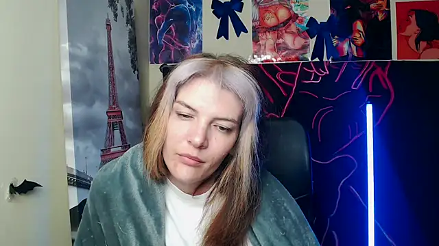 Snapshot of VanessaRey_ chatting on May 17, 2026, 4:56 am VanessaRey online show from May 17, 2026, 4:56 am