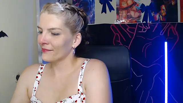 Snapshot of VanessaRey_ chatting on May 22, 2026, 3:32 pm VanessaRey online show from May 22, 2026, 3:32 pm