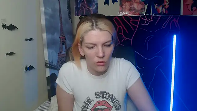 VanessaRey  online show from May 1, 2026, 9:03 am