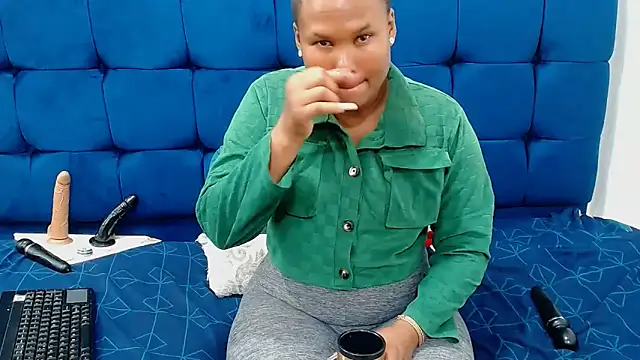 Snapshot of AriesCake chatting on February 13, 2026, 8:47 am AriesCake online show from February 13, 2026, 8:47 am