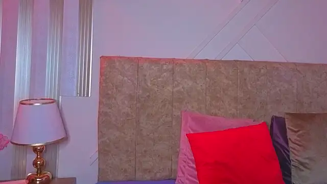 Snapshot of angelinarouse_ chatting on June 27, 2026, 4:18 am angelinarouse online show from June 27, 2026, 4:18 am