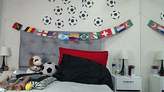 Snapshot of ScarlettGreen_ chatting on June 26, 2026, 11:16 am ScarlettGreen online show from June 26, 2026, 11:16 am