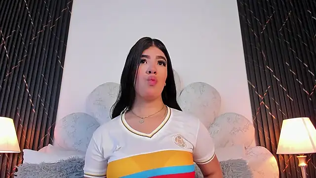 Snapshot of ValenRosse chatting on July 3, 2026, 11:28 am ValenRosse online show from July 3, 2026, 11:28 am
