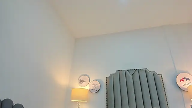 debora scoot online show from March 12, 2026, 11:47 am