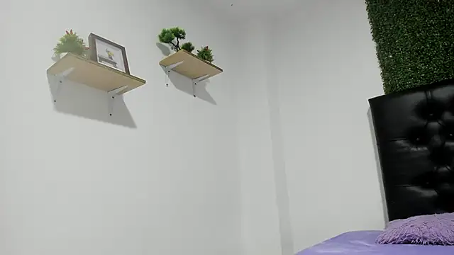 Snapshot of Pinkyhot_69 chatting on December 2, 2025, 12:22 am Pinkyhot 69 online show from December 2, 2025, 12:22 am